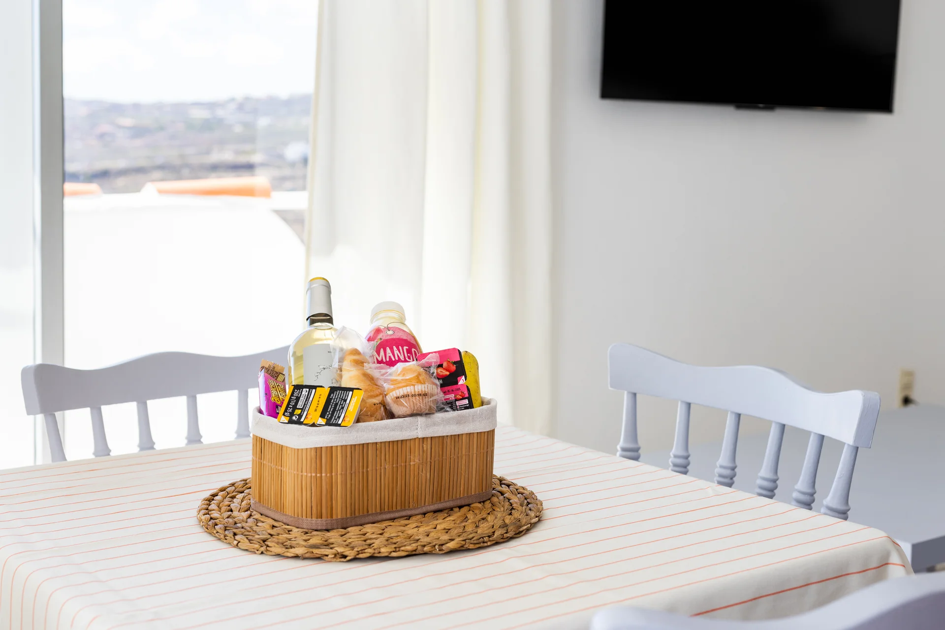 Apartment welcome basket